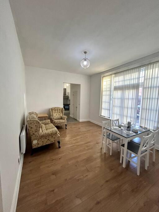 Leicester Spacious Flat With Free Parking Exteriér fotografie
